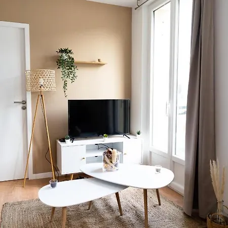 Cosy Avec Parking Prive A アパート *